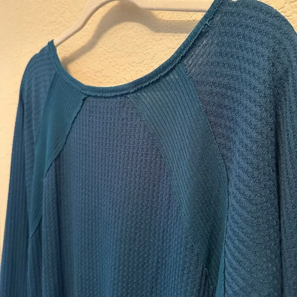 We The Free | Size M Womens long Sleeve V Neck Blouse